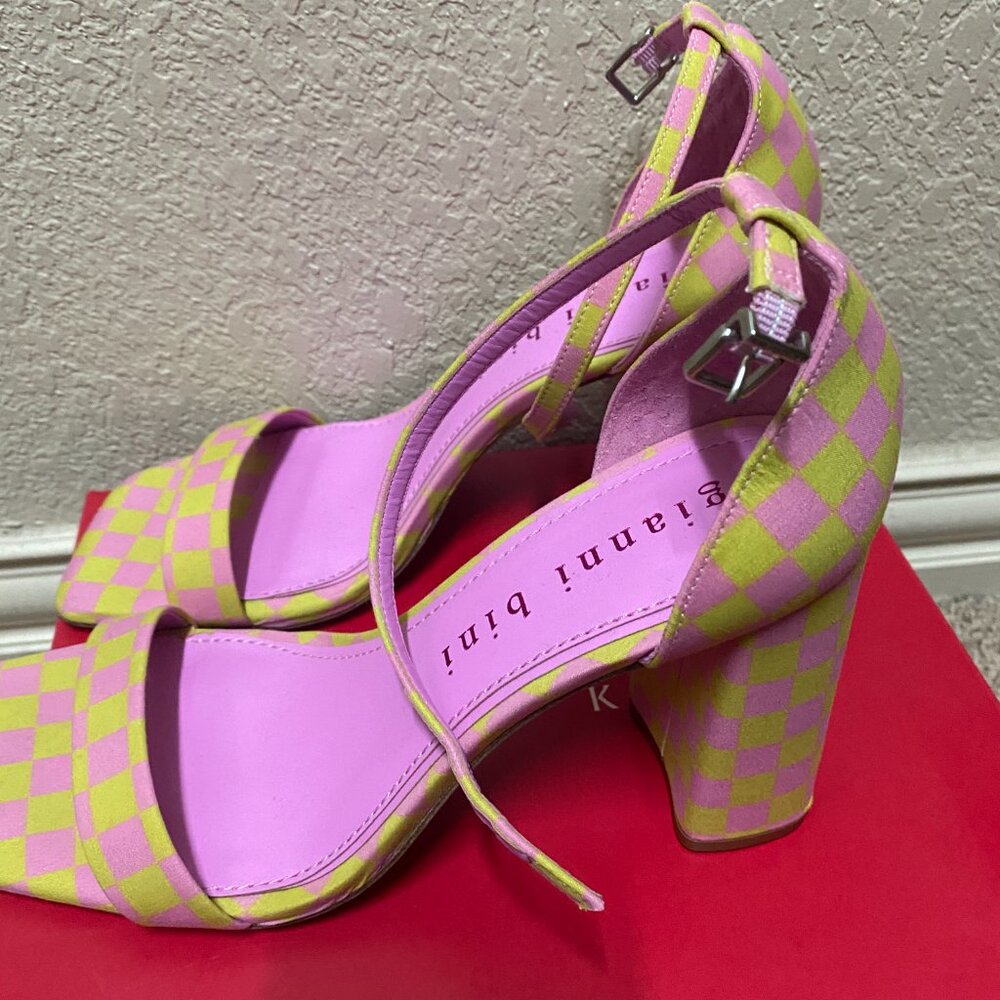 Shoes - Picture 2 of 4